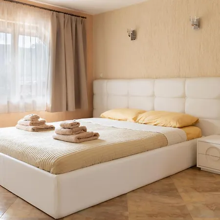 бонев Apartment Devin