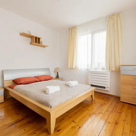 бонев Apartment Devin